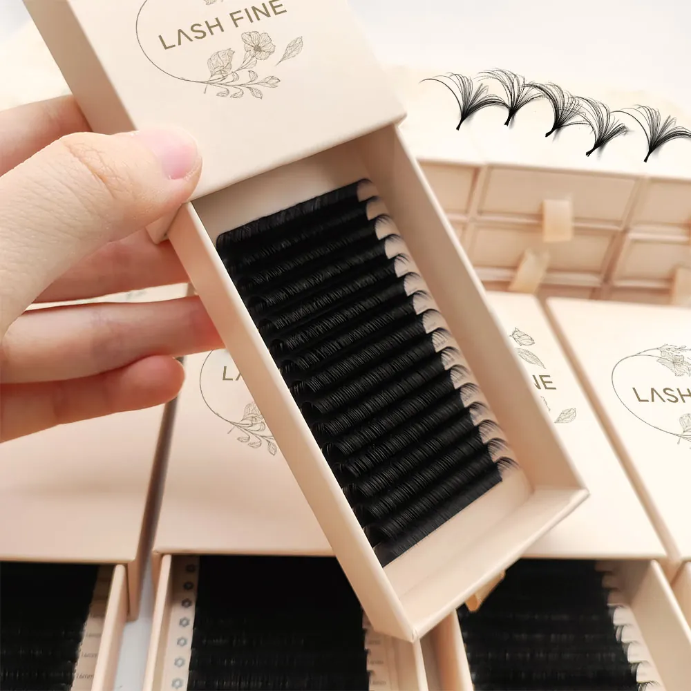 Lash Fine classic lash trays in drawer boxes with single lash rows and tweezers